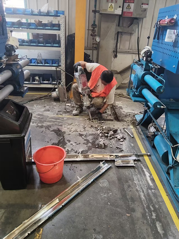 蘇州日立壓縮機(jī)設(shè)備電源鋪設(shè)